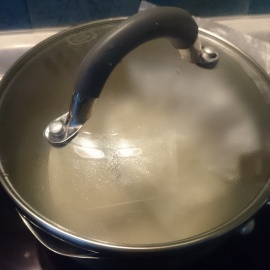 riz dans un sac sous le couvercle