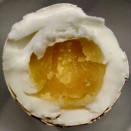 Œuf après 3 minutes d'ébullition