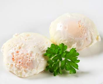 combien cuire des œufs pochés dans une casserole