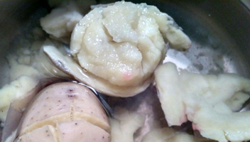 si les pommes de terre tombent en morceaux