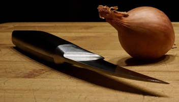 cipolle durante la cottura di patate