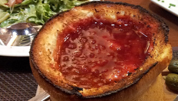 колко вода има в саксия с борш