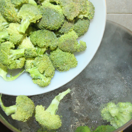 ajouter du brocoli à l'eau