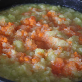 nourriture hachée dans une casserole